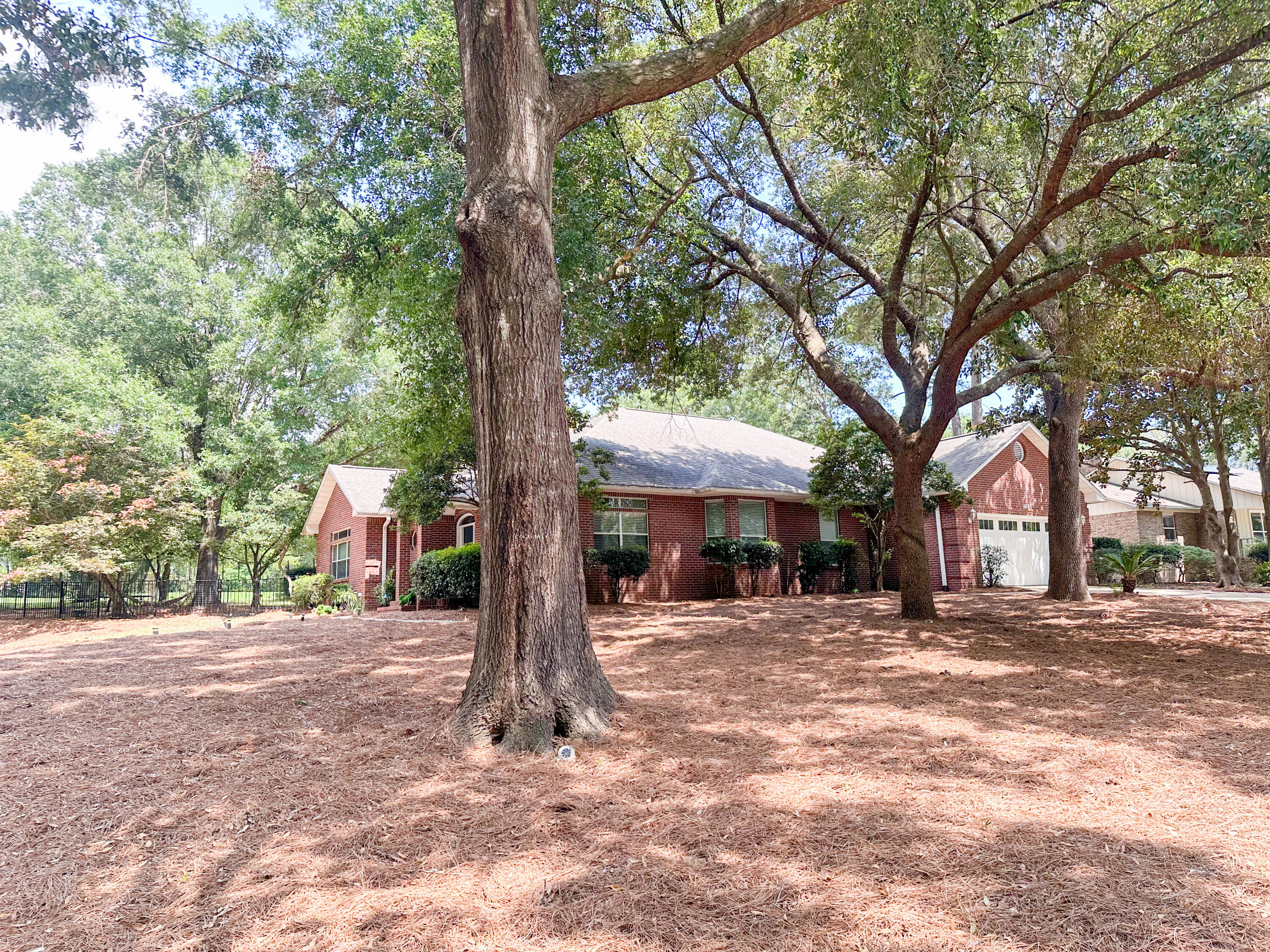 ROCKY BAYOU COUNTRY CLUB ESTATES 3 - Residential