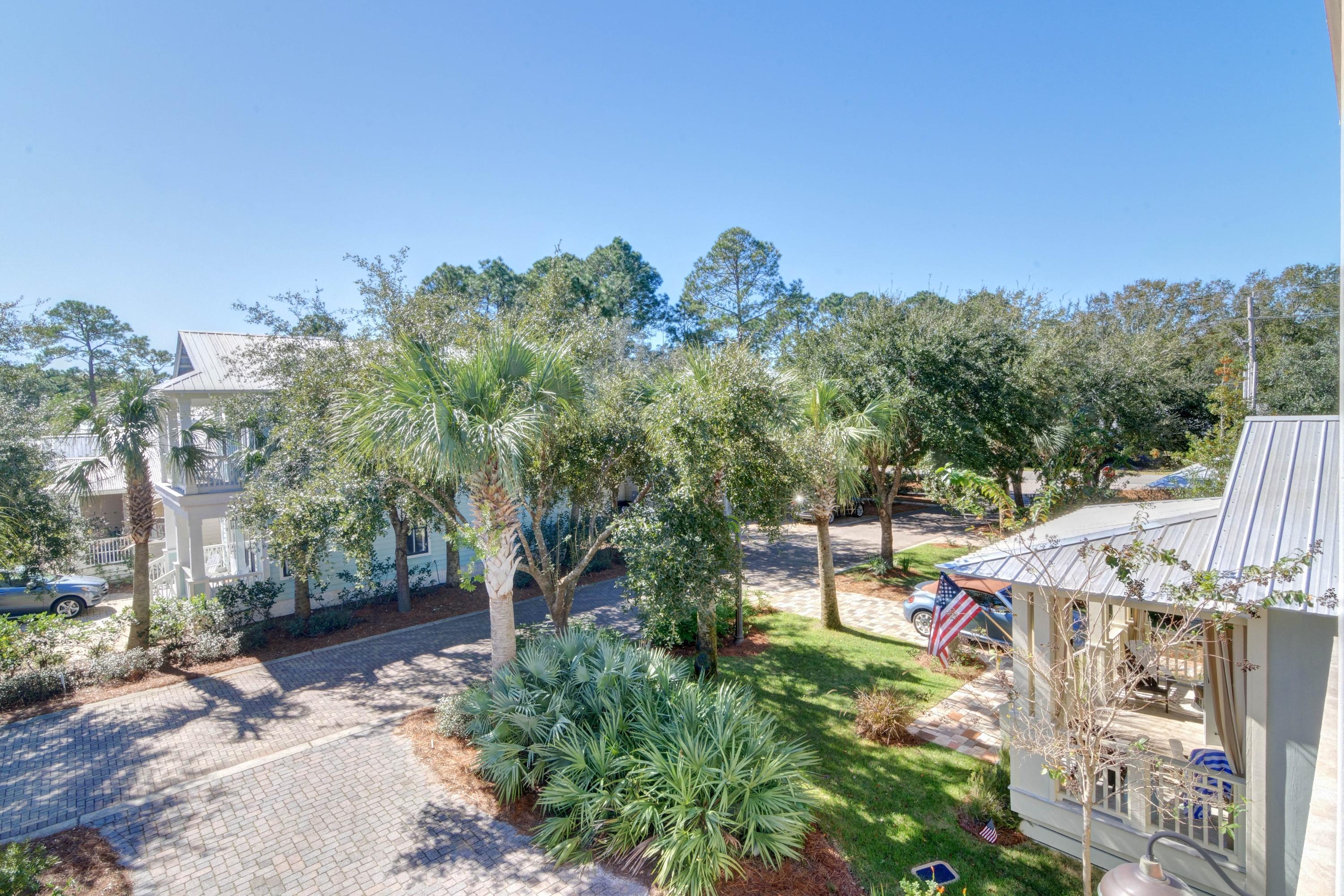 COTTAGES AT EASTERN LAKE - Residential