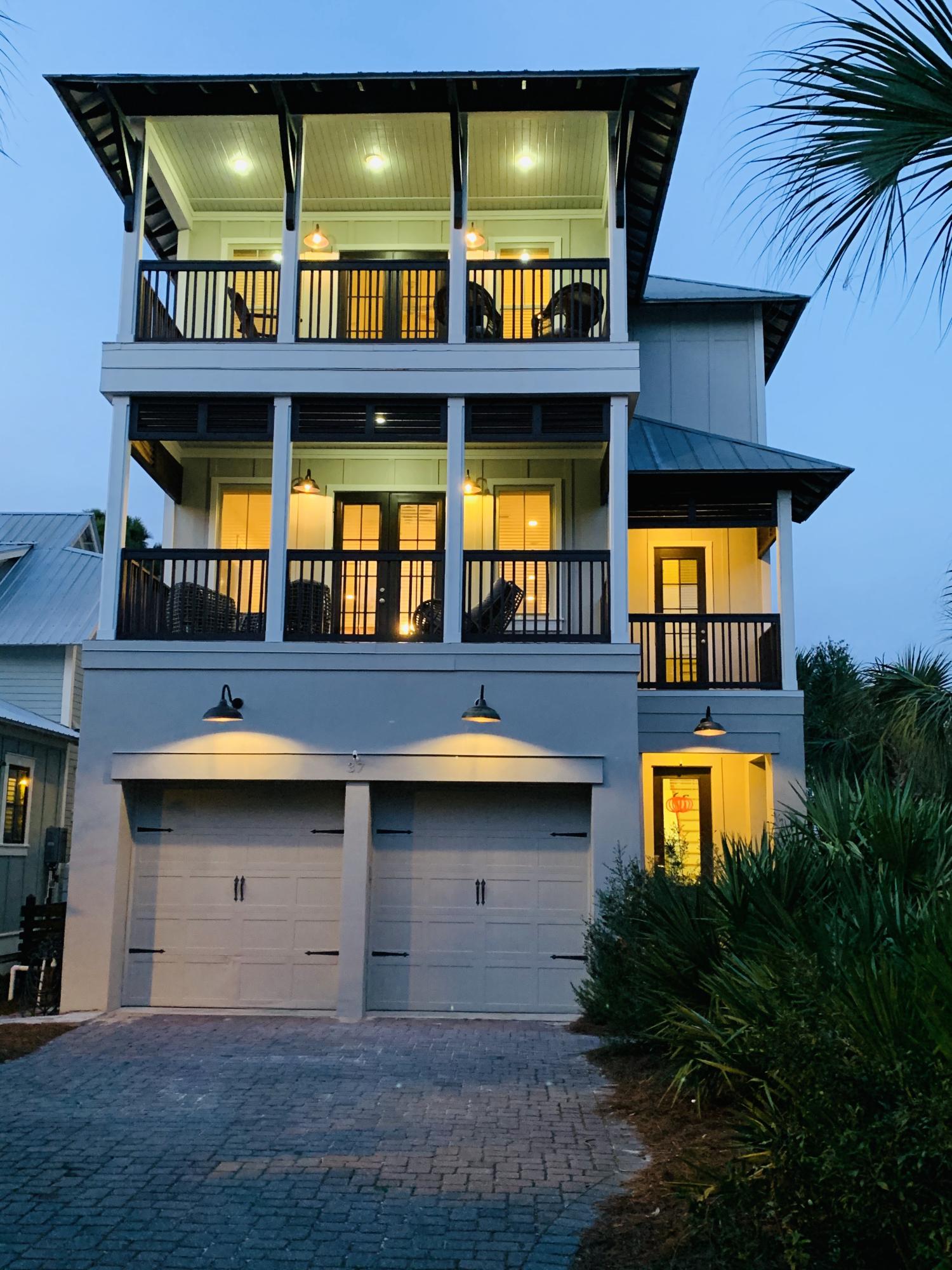 COTTAGES AT EASTERN LAKE - Residential