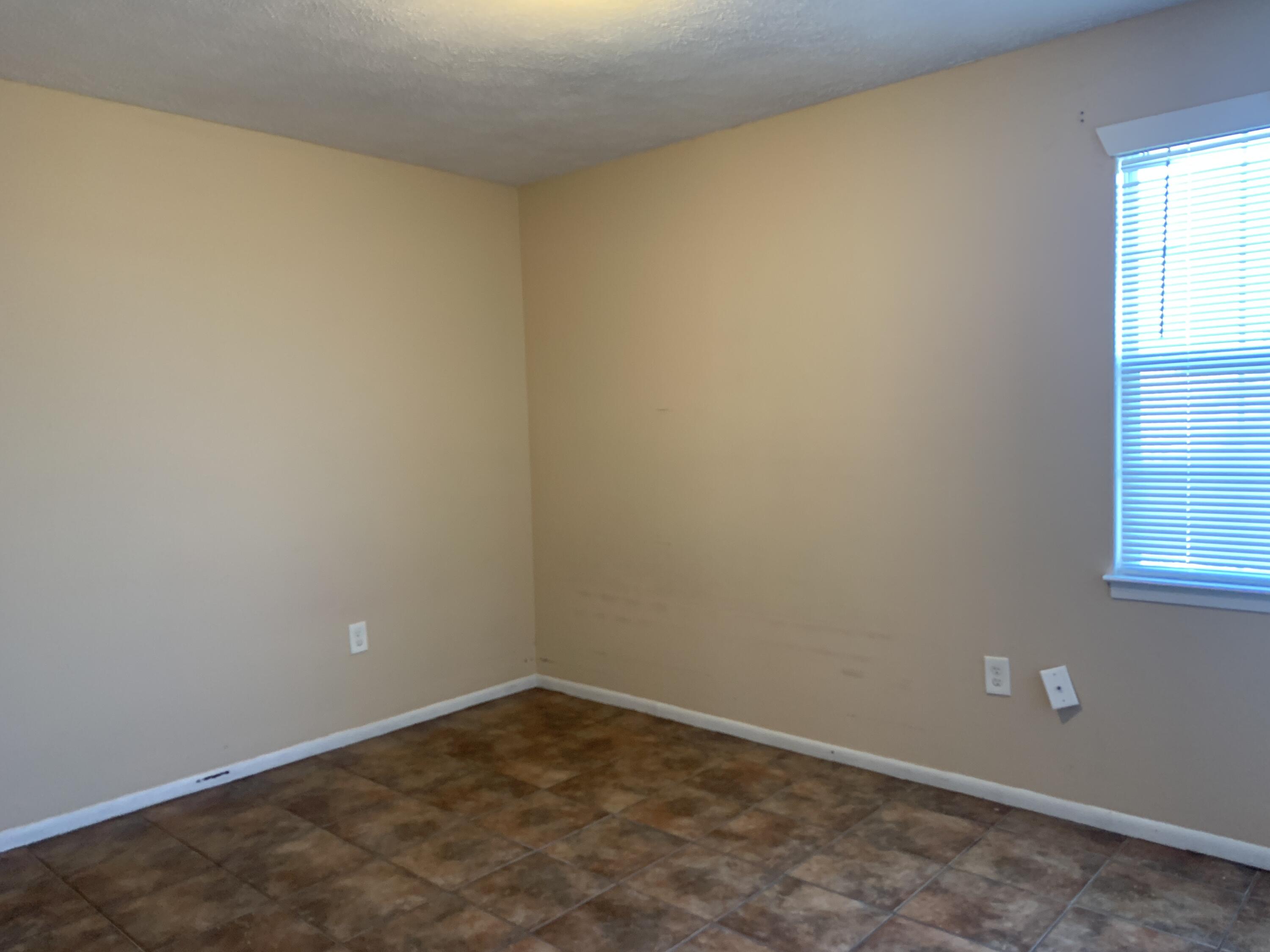 BAY BREEZE - Residential Lease