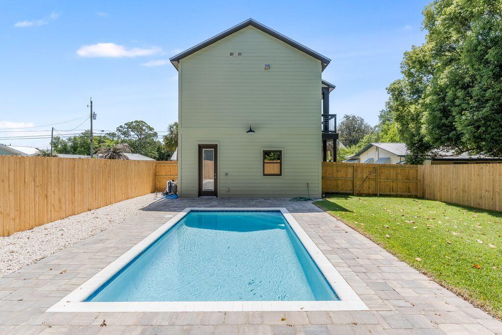 LAGUNA BEACH 8TH ADDN - Residential