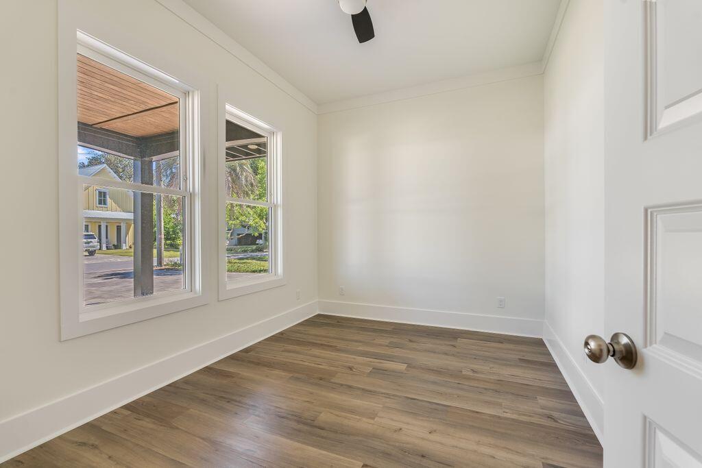 LAGUNA BEACH 8TH ADDN - Residential