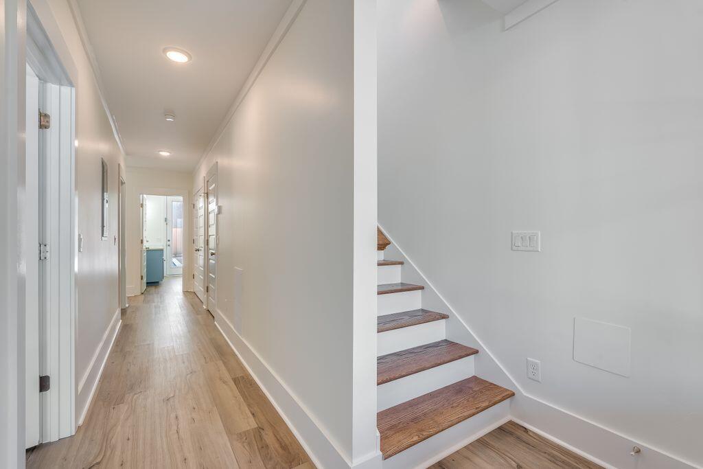 LAGUNA BEACH 8TH ADDN - Residential