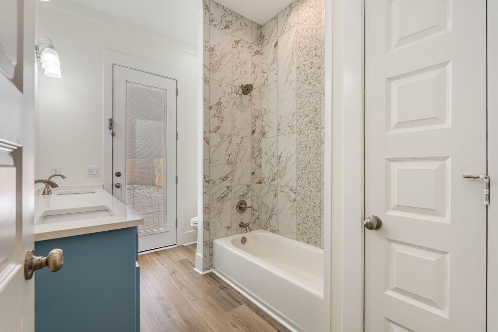 LAGUNA BEACH 8TH ADDN - Residential