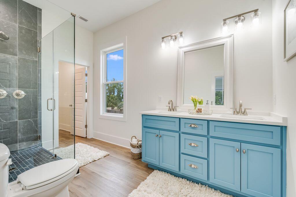 LAGUNA BEACH 8TH ADDN - Residential