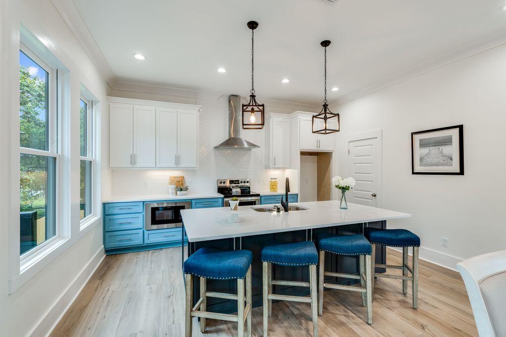 LAGUNA BEACH 8TH ADDN - Residential