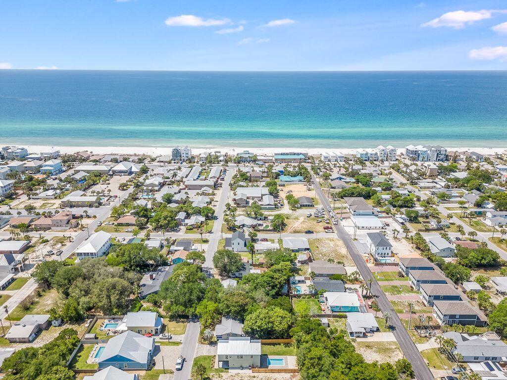 LAGUNA BEACH 8TH ADDN - Residential