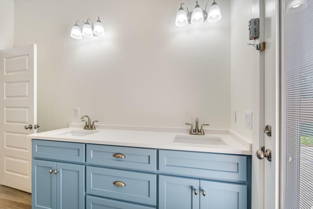 LAGUNA BEACH 8TH ADDN - Residential