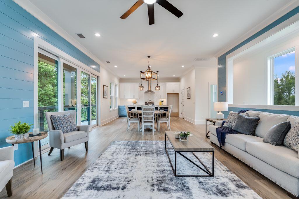 LAGUNA BEACH 8TH ADDN - Residential