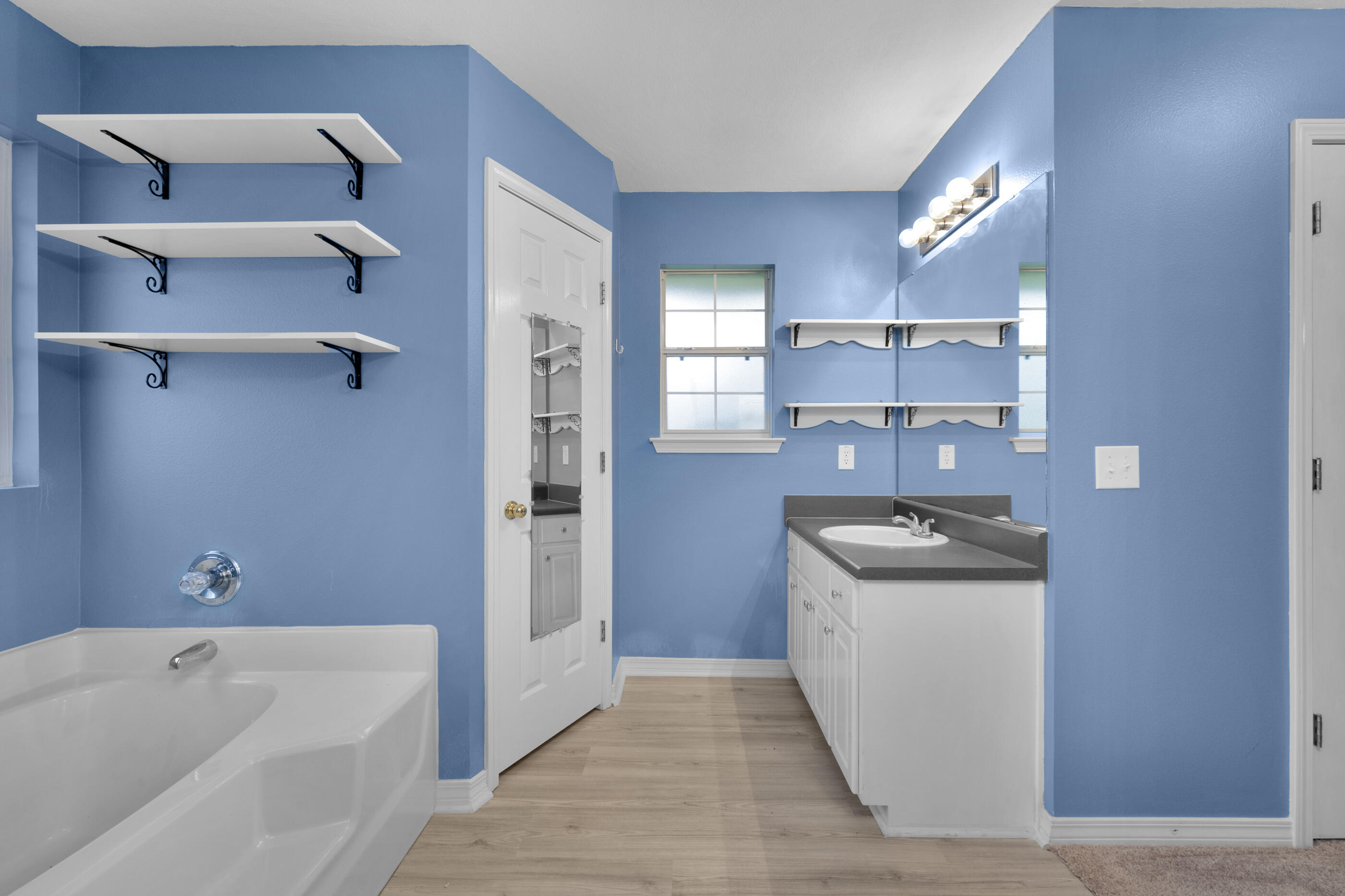 HOLLEY BY THE SEA - Residential