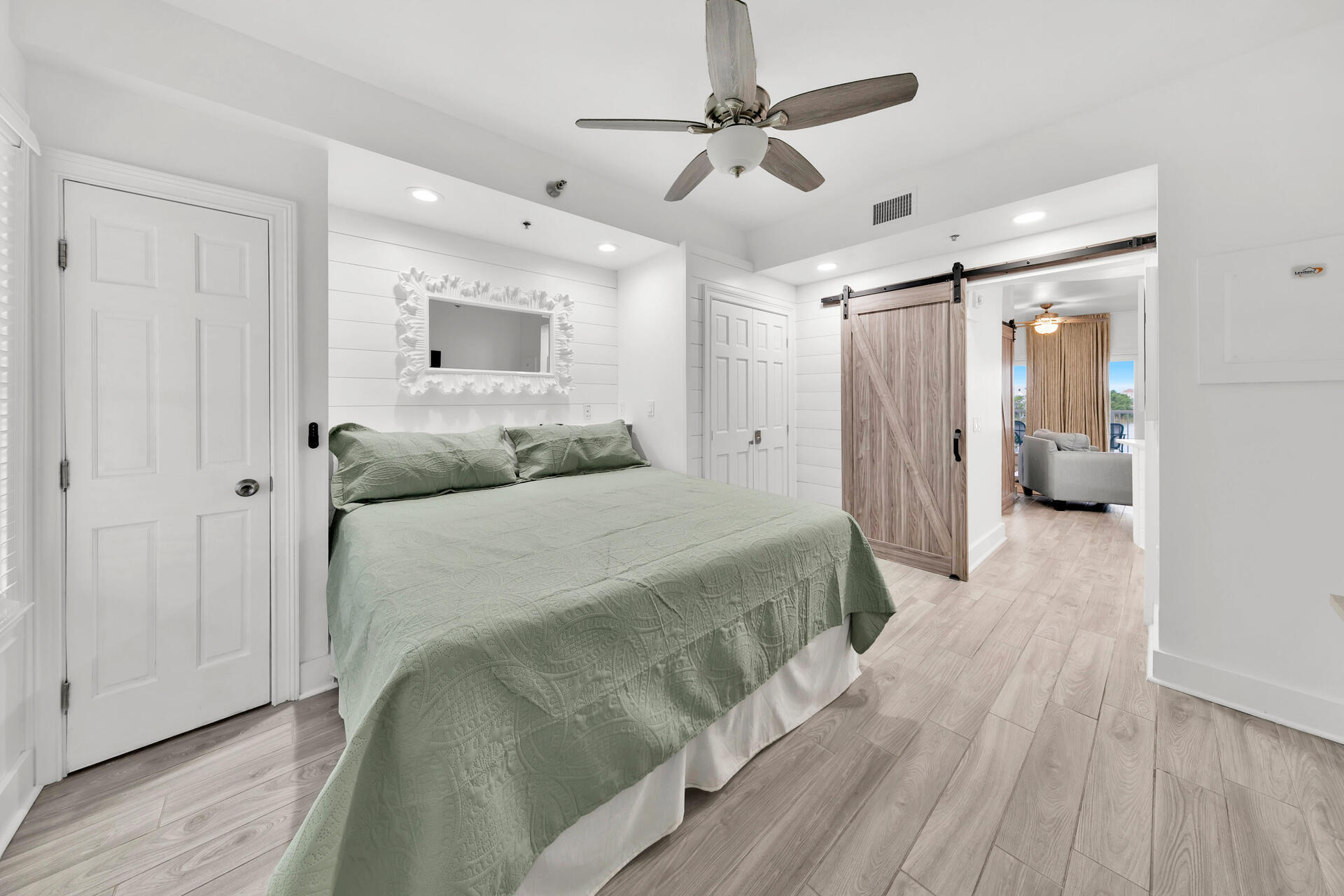 Carillon Beach Inn - Residential