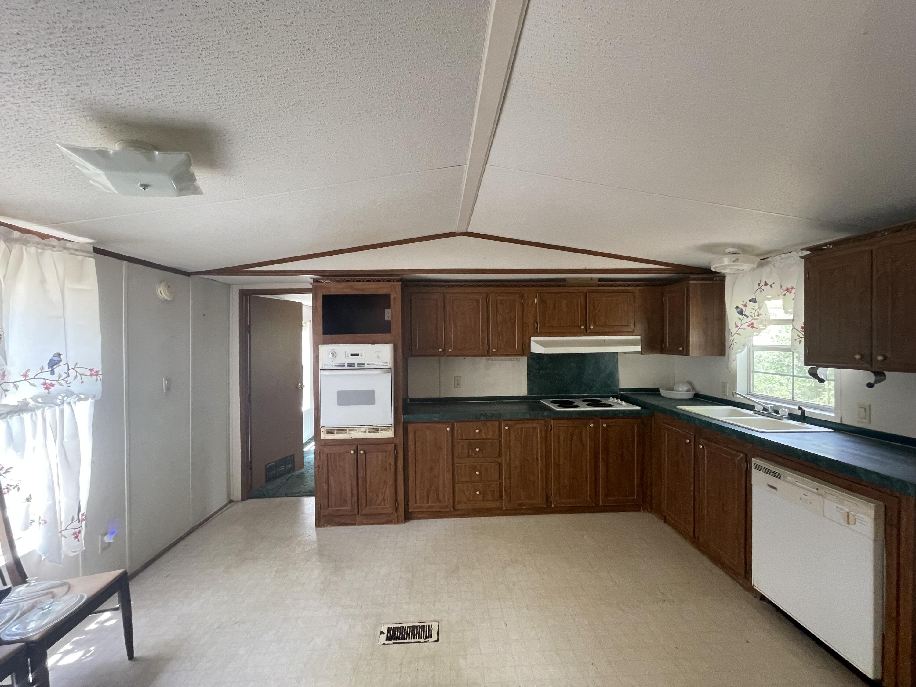 OAKWOOD HILLS UNIT 1 - Residential