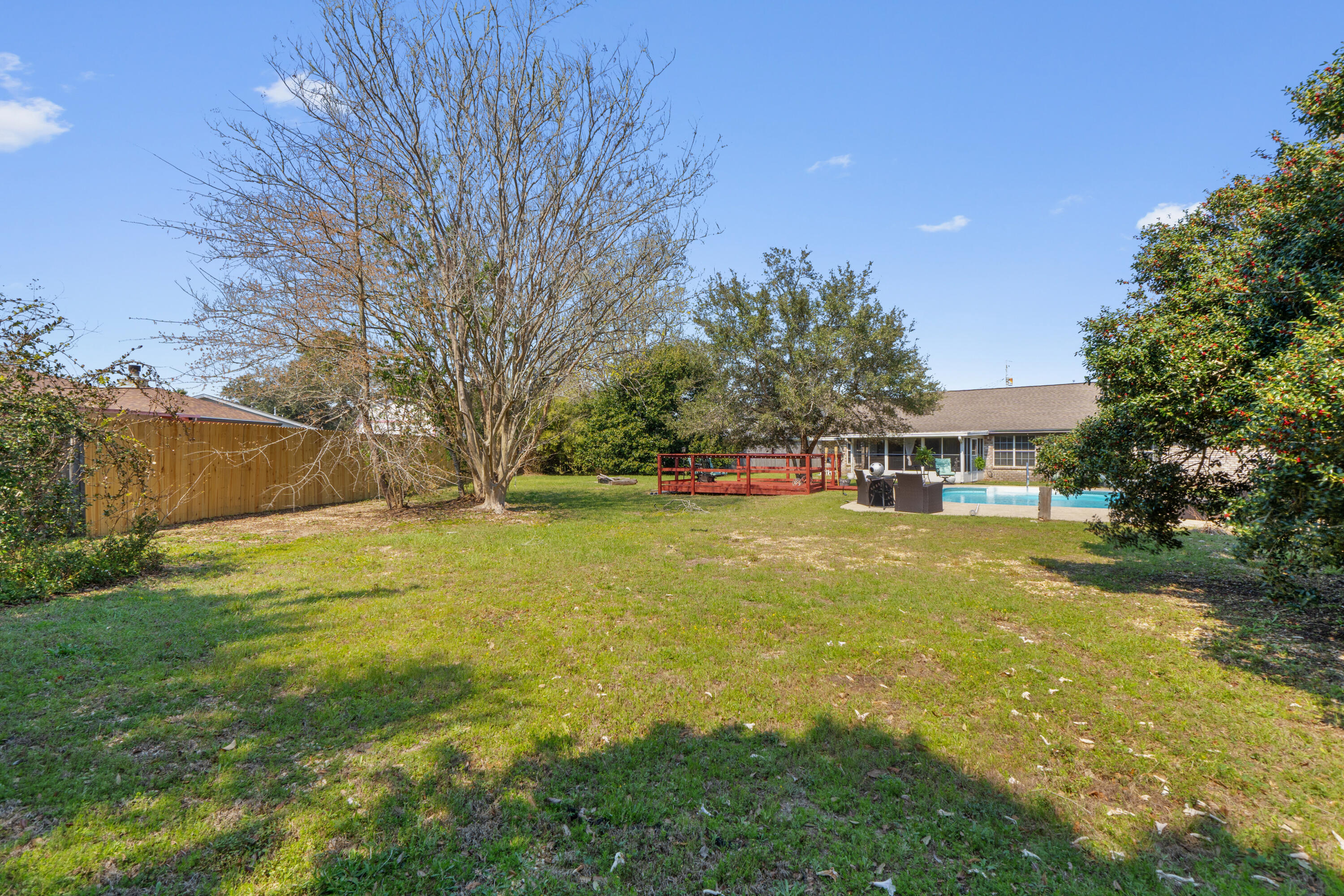 WOODRIDGE MANOR - Residential