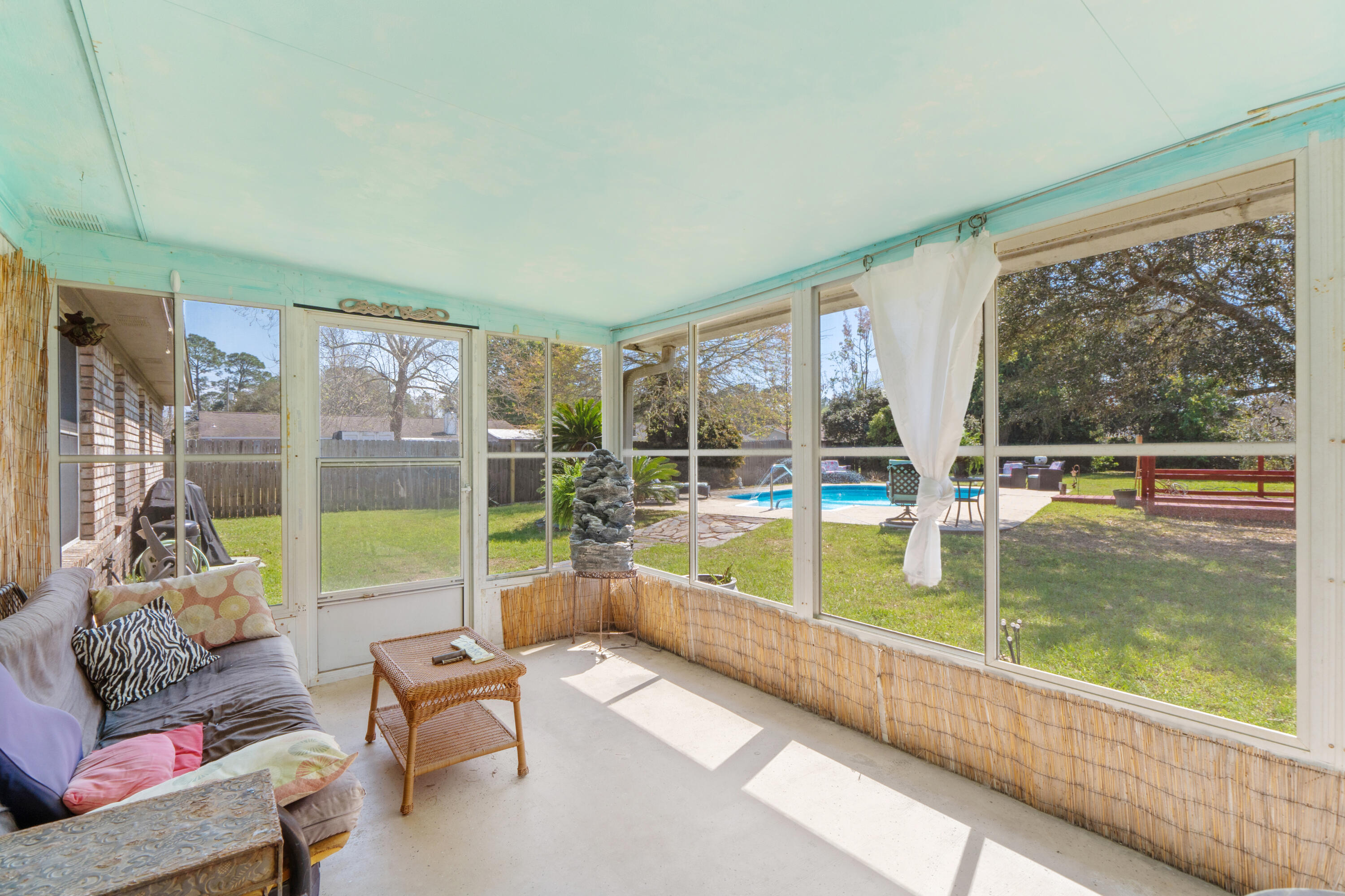 WOODRIDGE MANOR - Residential