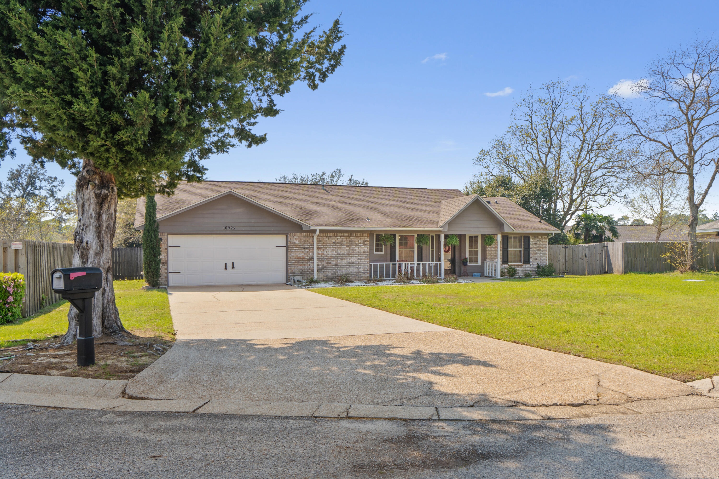 WOODRIDGE MANOR - Residential