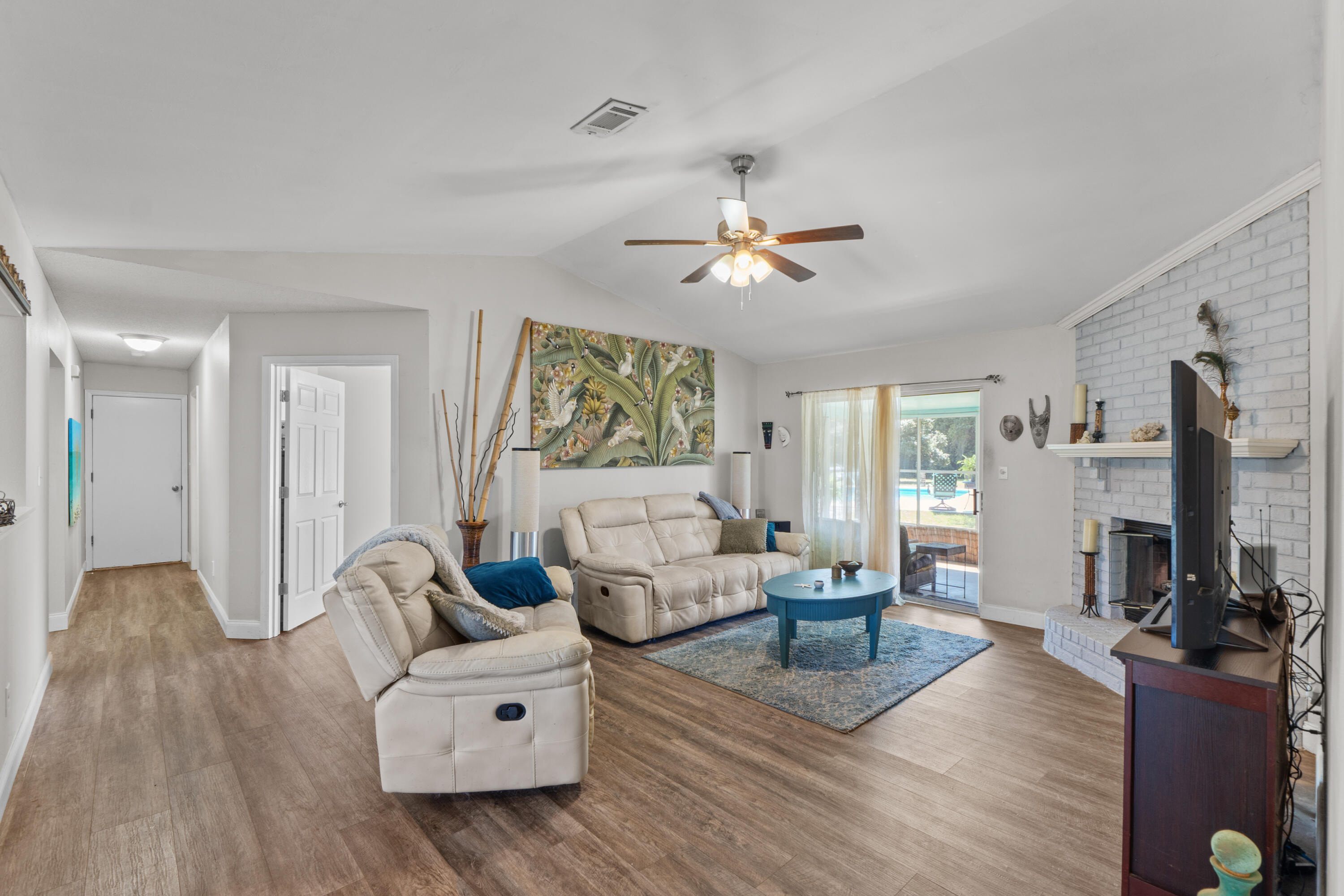 WOODRIDGE MANOR - Residential