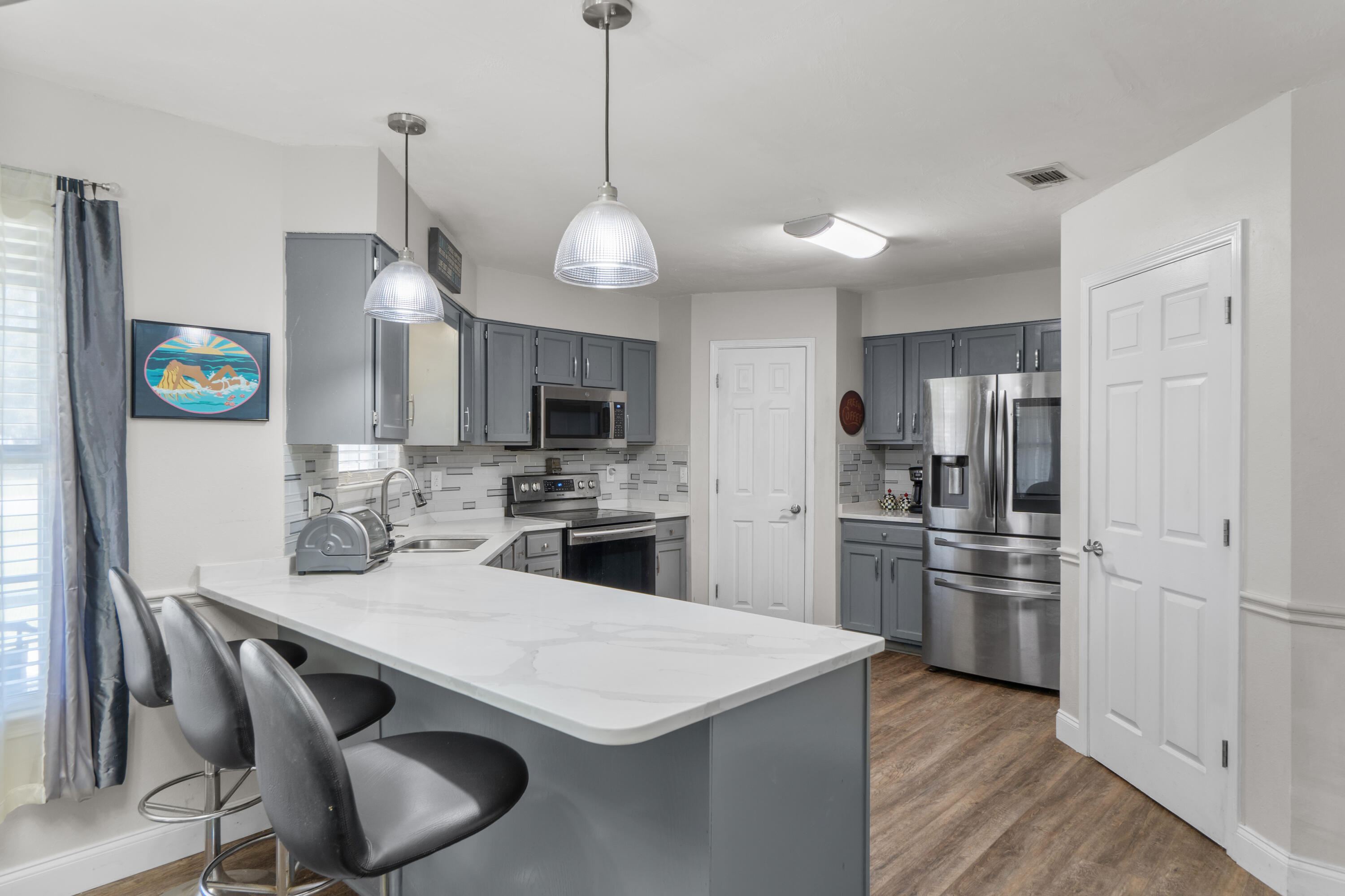 WOODRIDGE MANOR - Residential