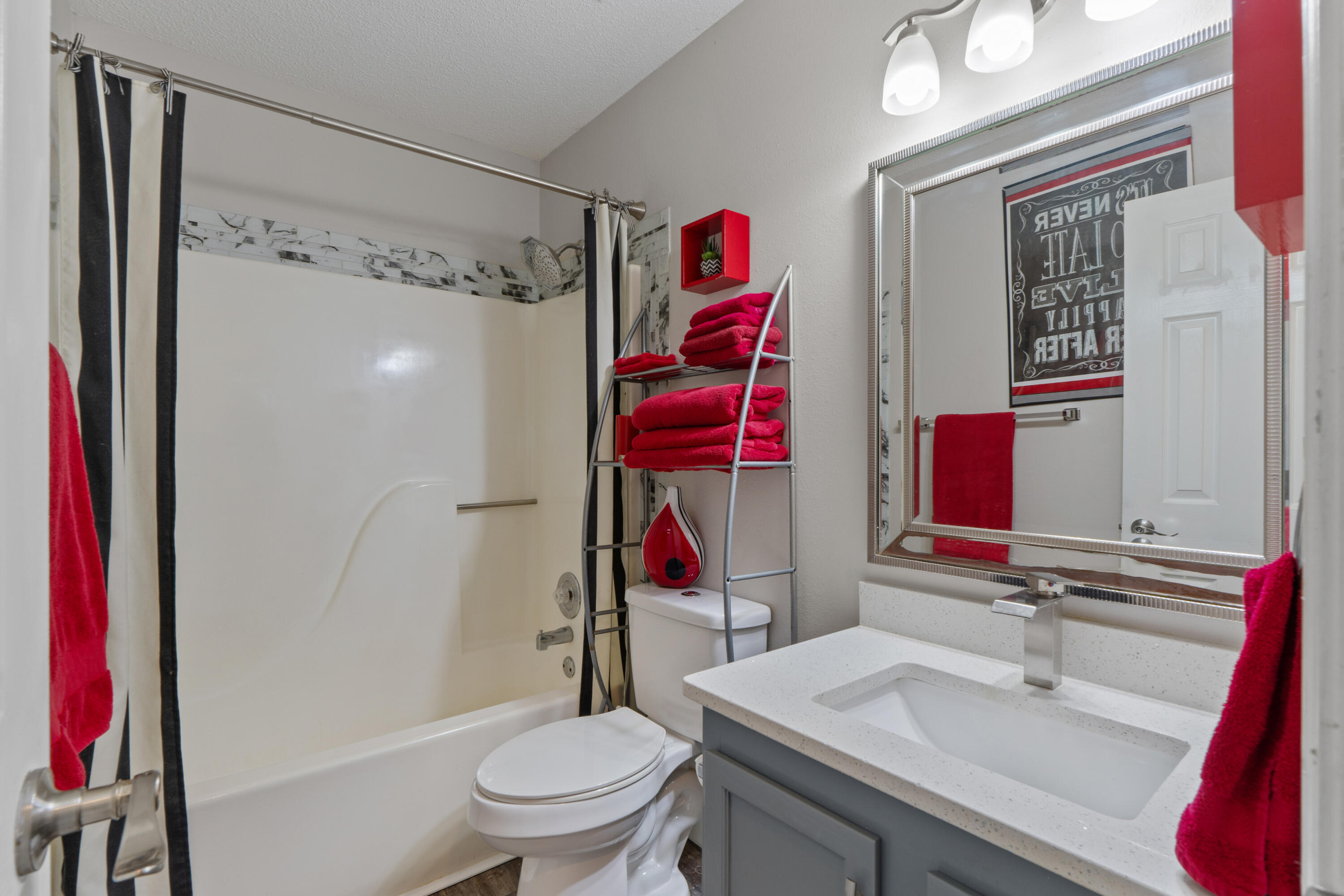 WOODRIDGE MANOR - Residential