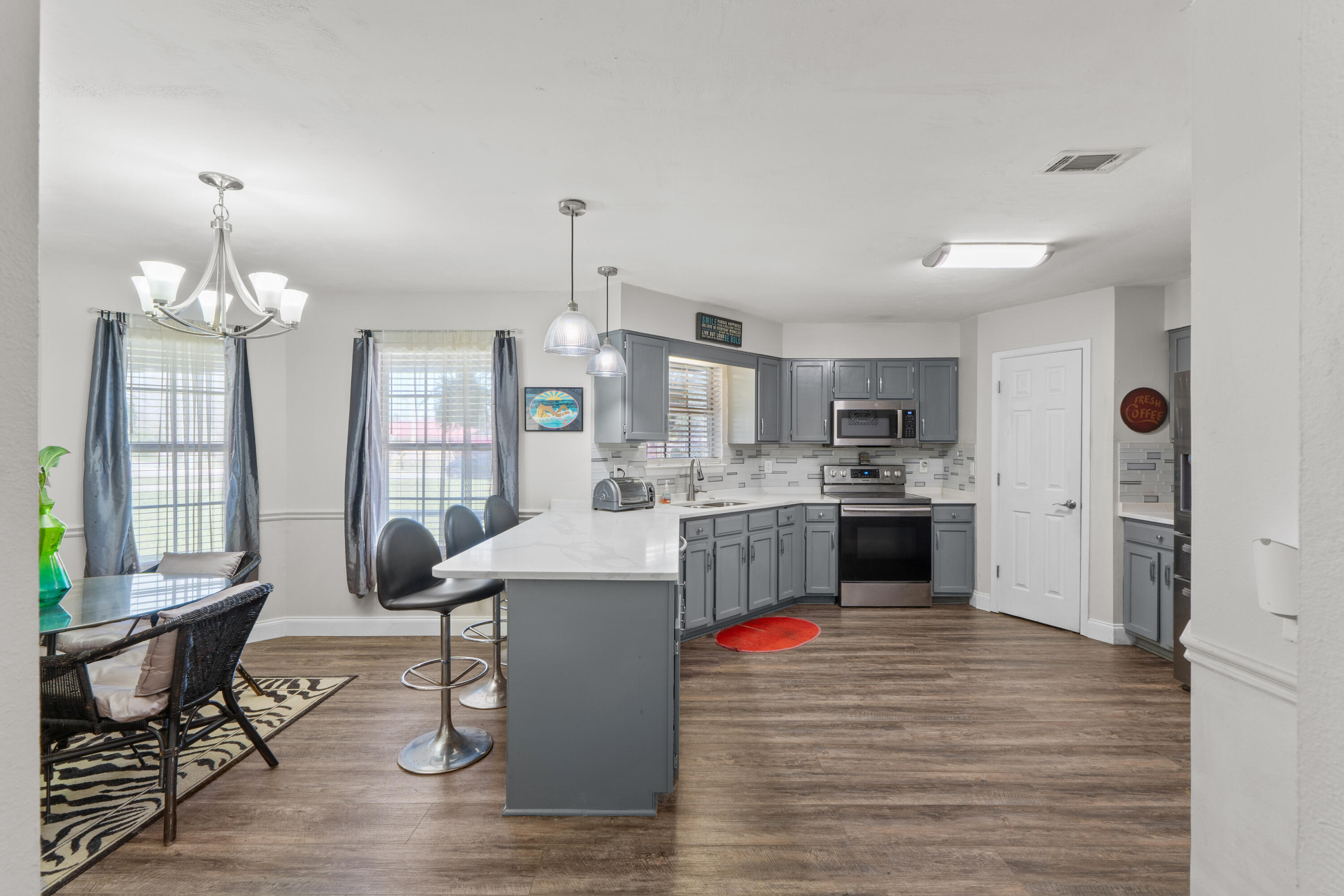 WOODRIDGE MANOR - Residential