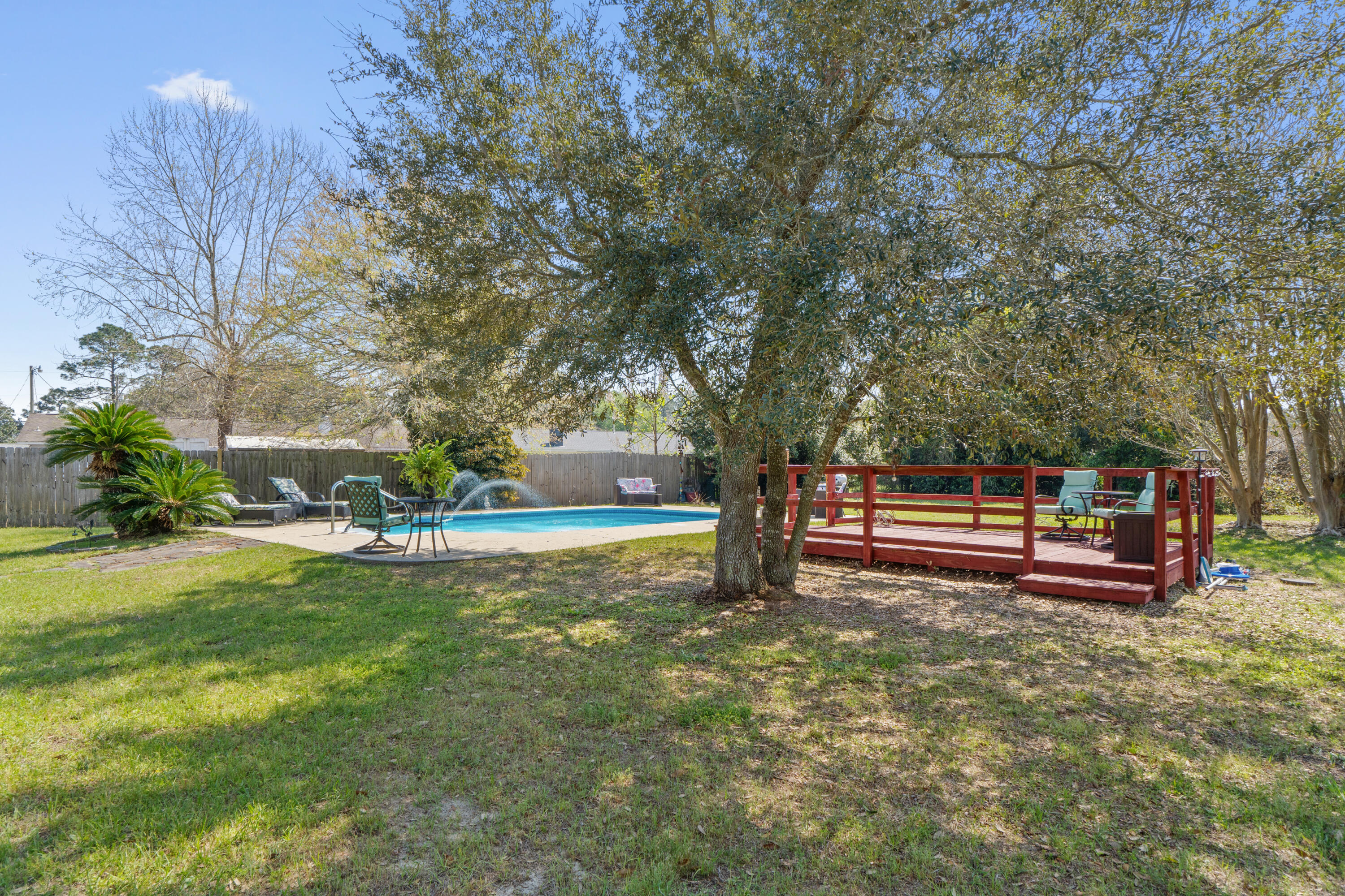 WOODRIDGE MANOR - Residential