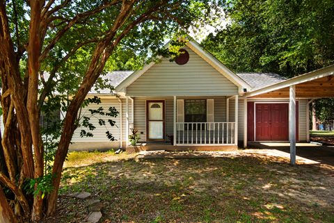 Photo of 223 W Pinoak Court, Crestview, FL 32539 (MLS # 978105)