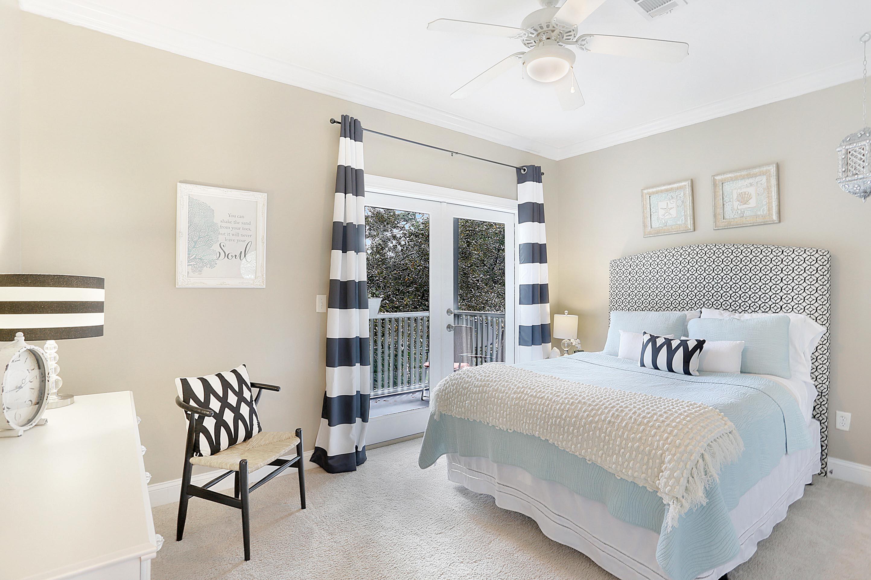 TURQUOISE BEACH 3RD ADDN - Residential