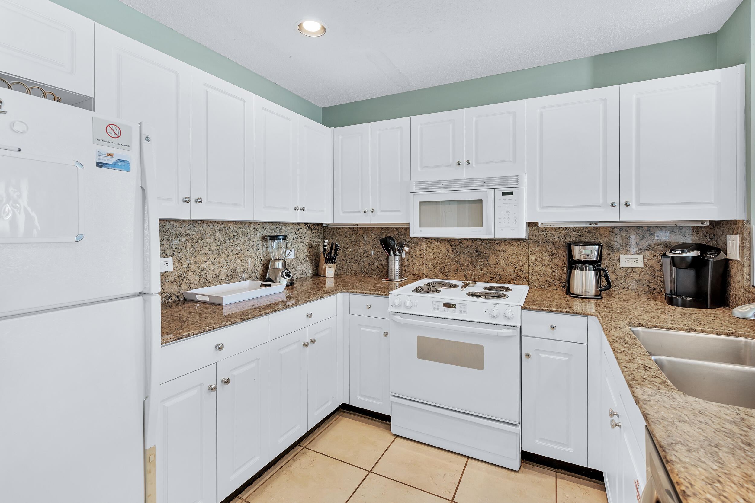 LEEWARD KEY - Residential