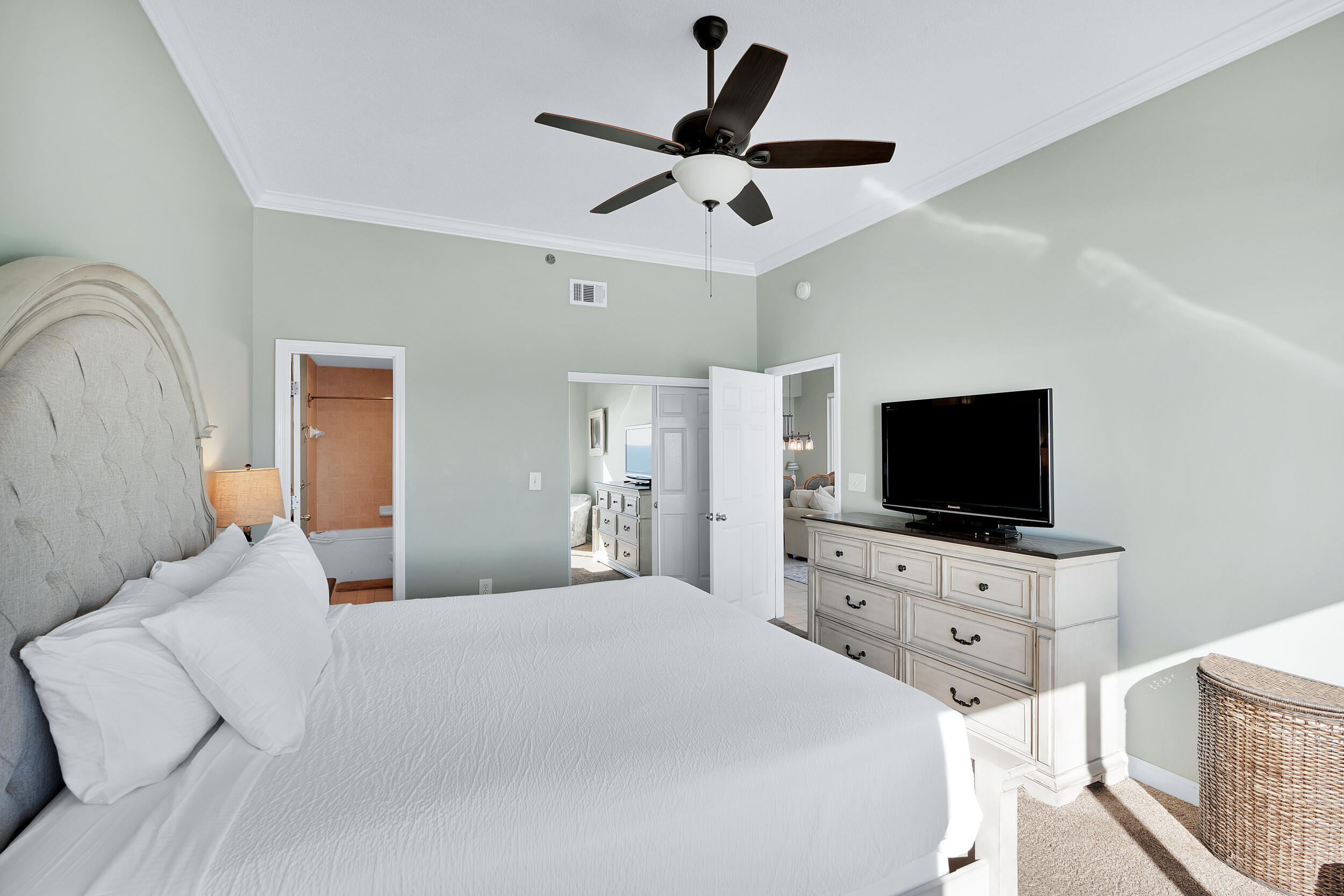 LEEWARD KEY - Residential