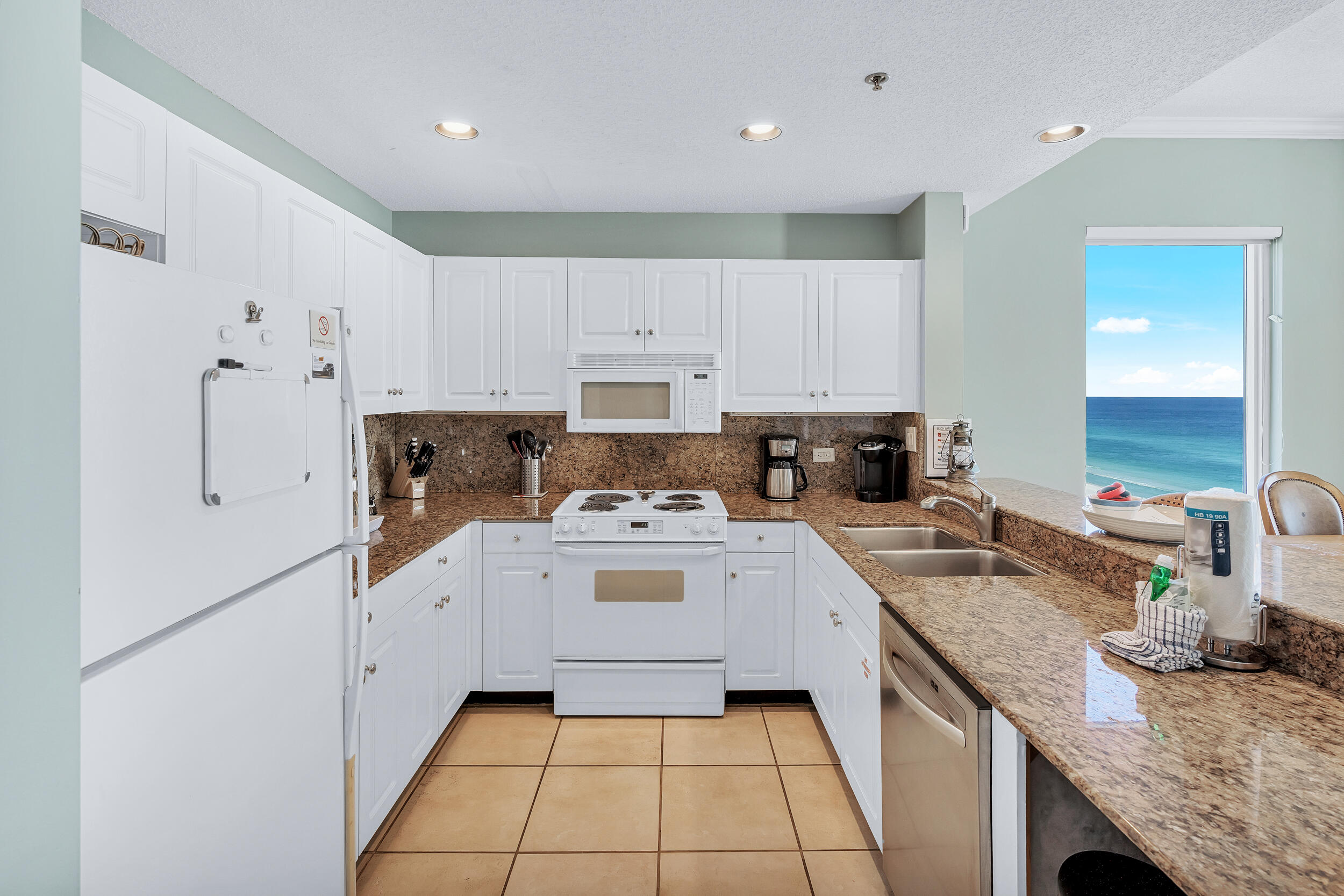 LEEWARD KEY - Residential