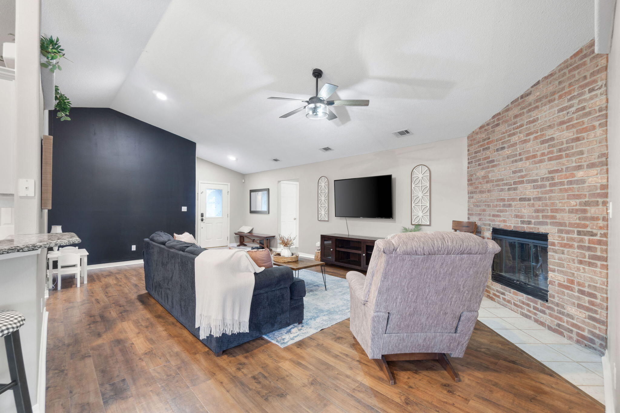 HIDDEN ESTATES - Residential