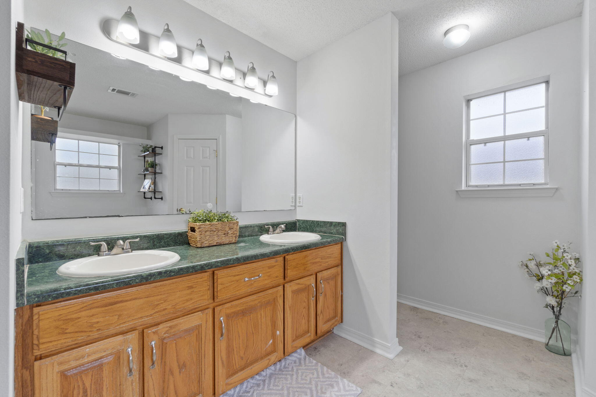 HIDDEN ESTATES - Residential