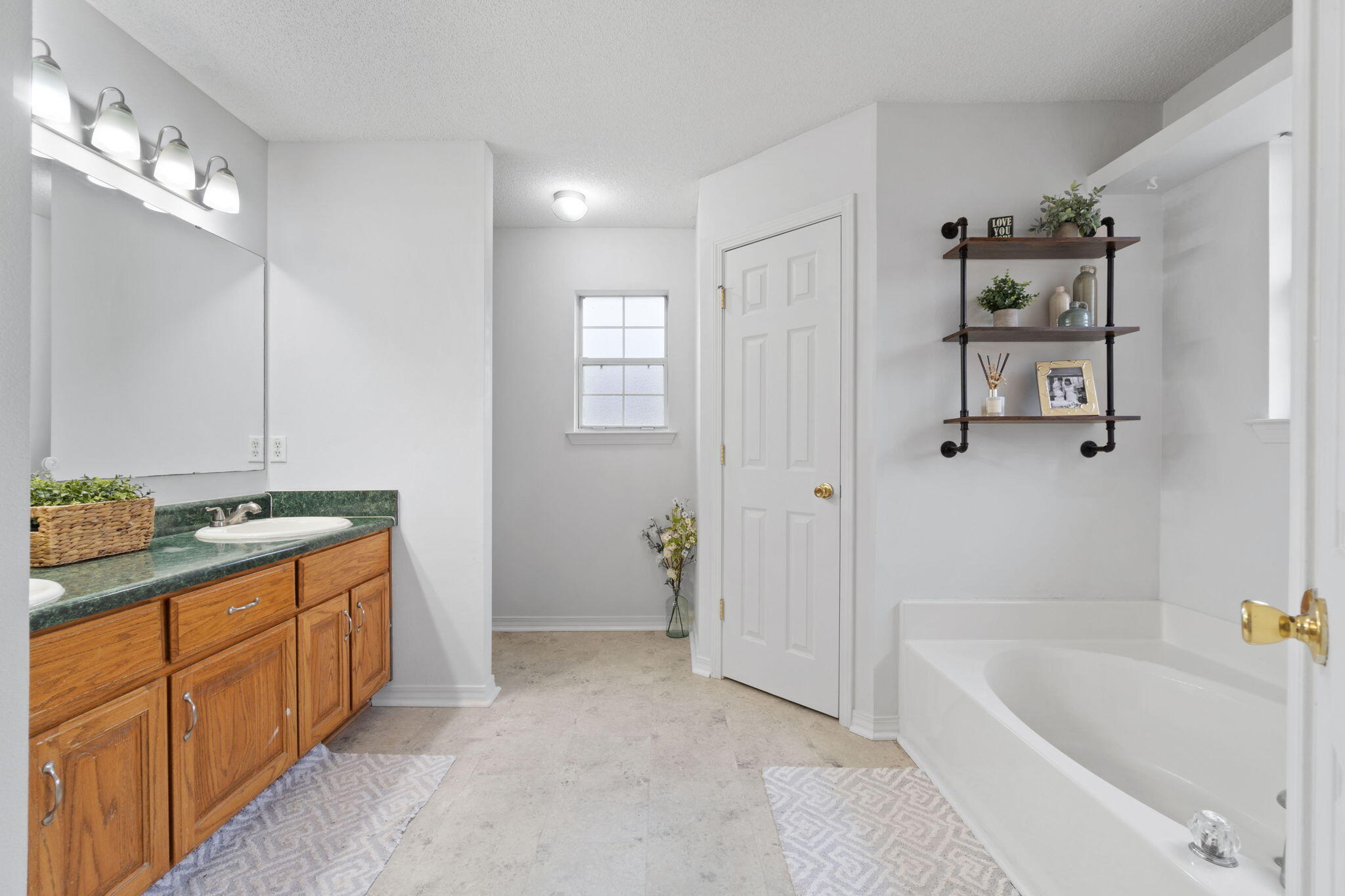 HIDDEN ESTATES - Residential