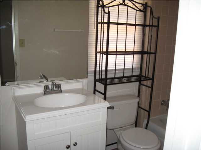 GARNIERS BEACH - Residential Lease