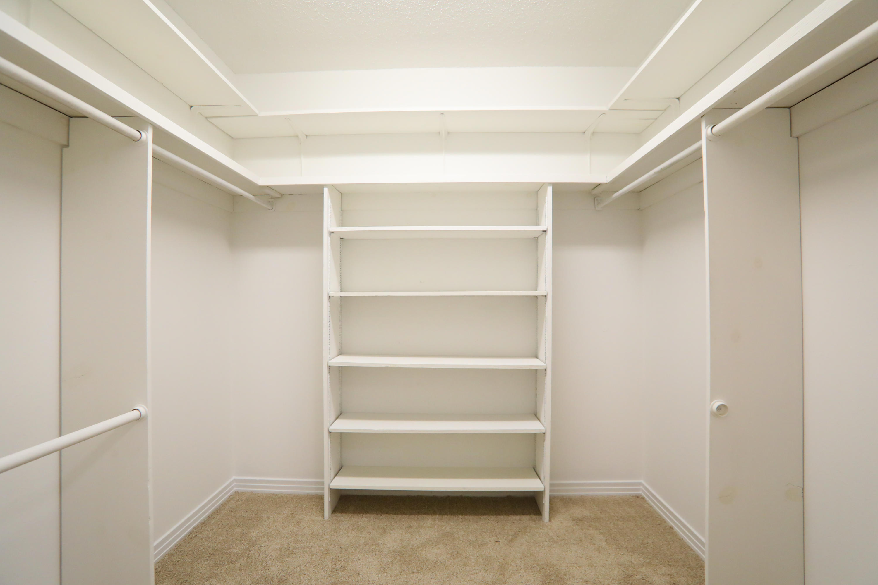 COUNTRY CLUB ESTATES 1ST ADDN - Residential