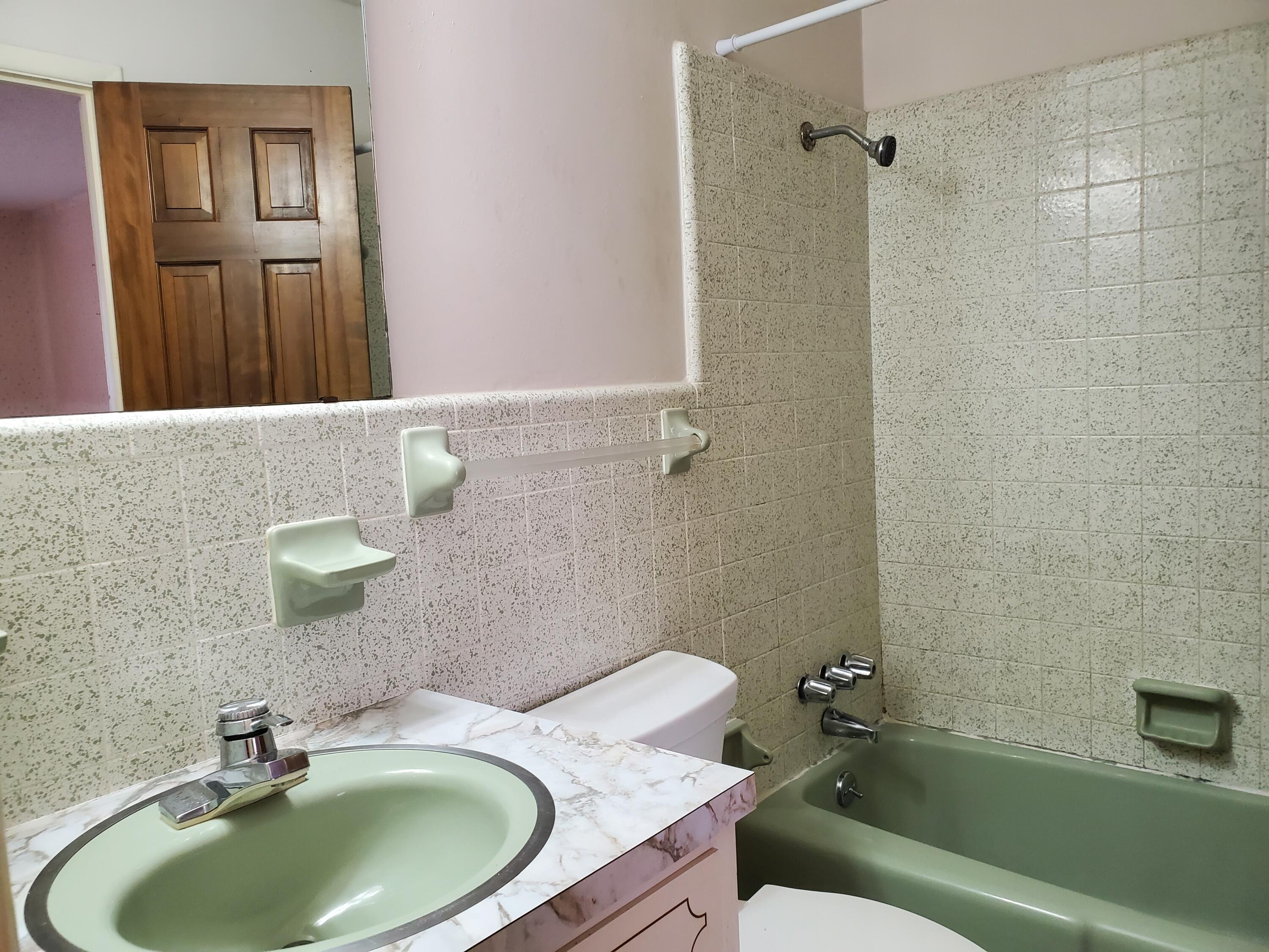 COUNTRY CLUB ESTATES - Residential