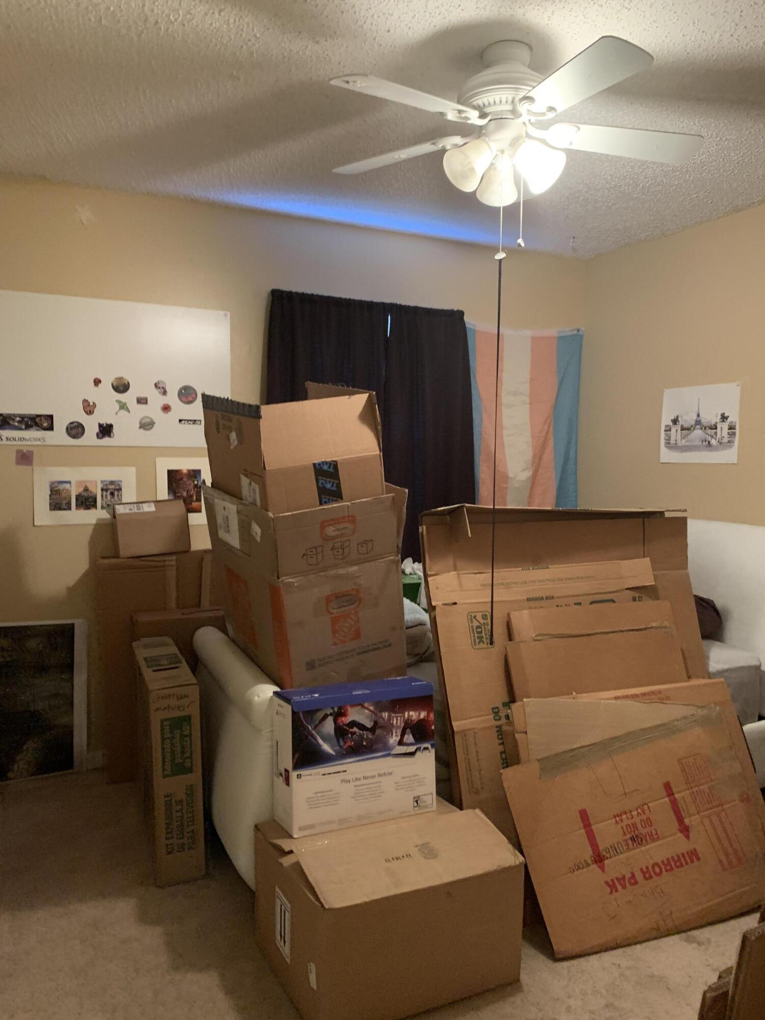 CAROL ANNE MANOR - Residential