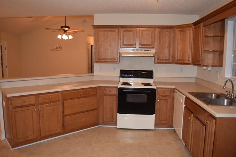 GOLDEN OAKS - Residential