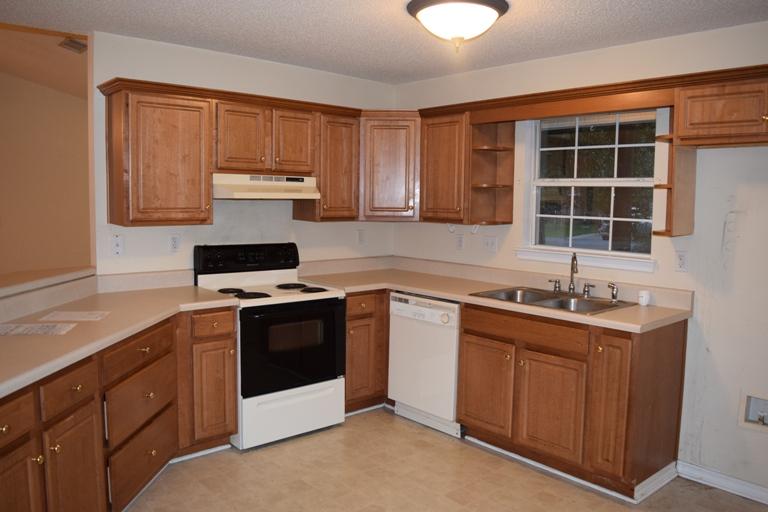 GOLDEN OAKS - Residential