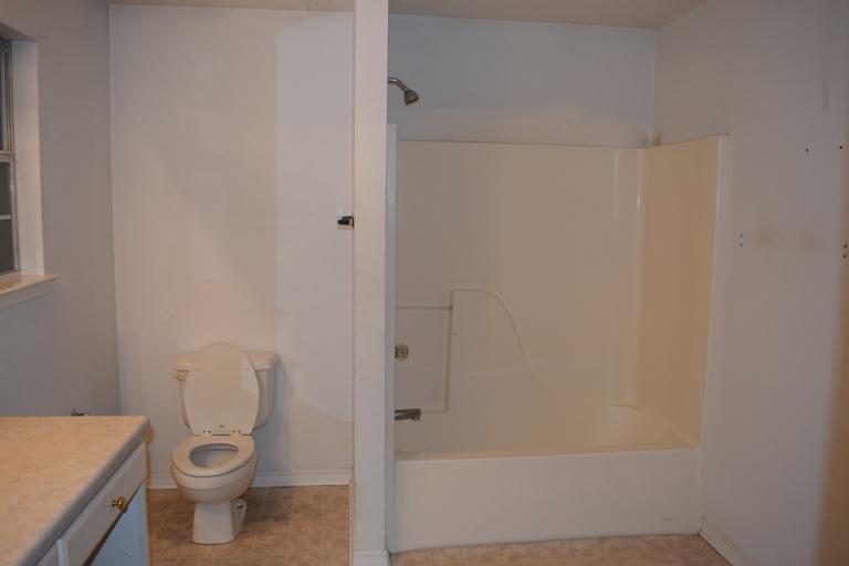 GOLDEN OAKS - Residential