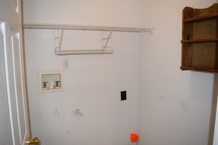 GOLDEN OAKS - Residential