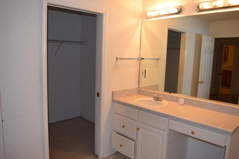 GOLDEN OAKS - Residential