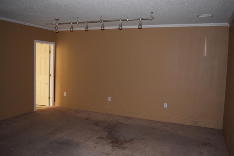 GOLDEN OAKS - Residential