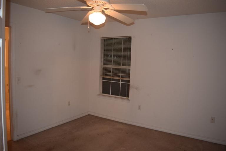 GOLDEN OAKS - Residential