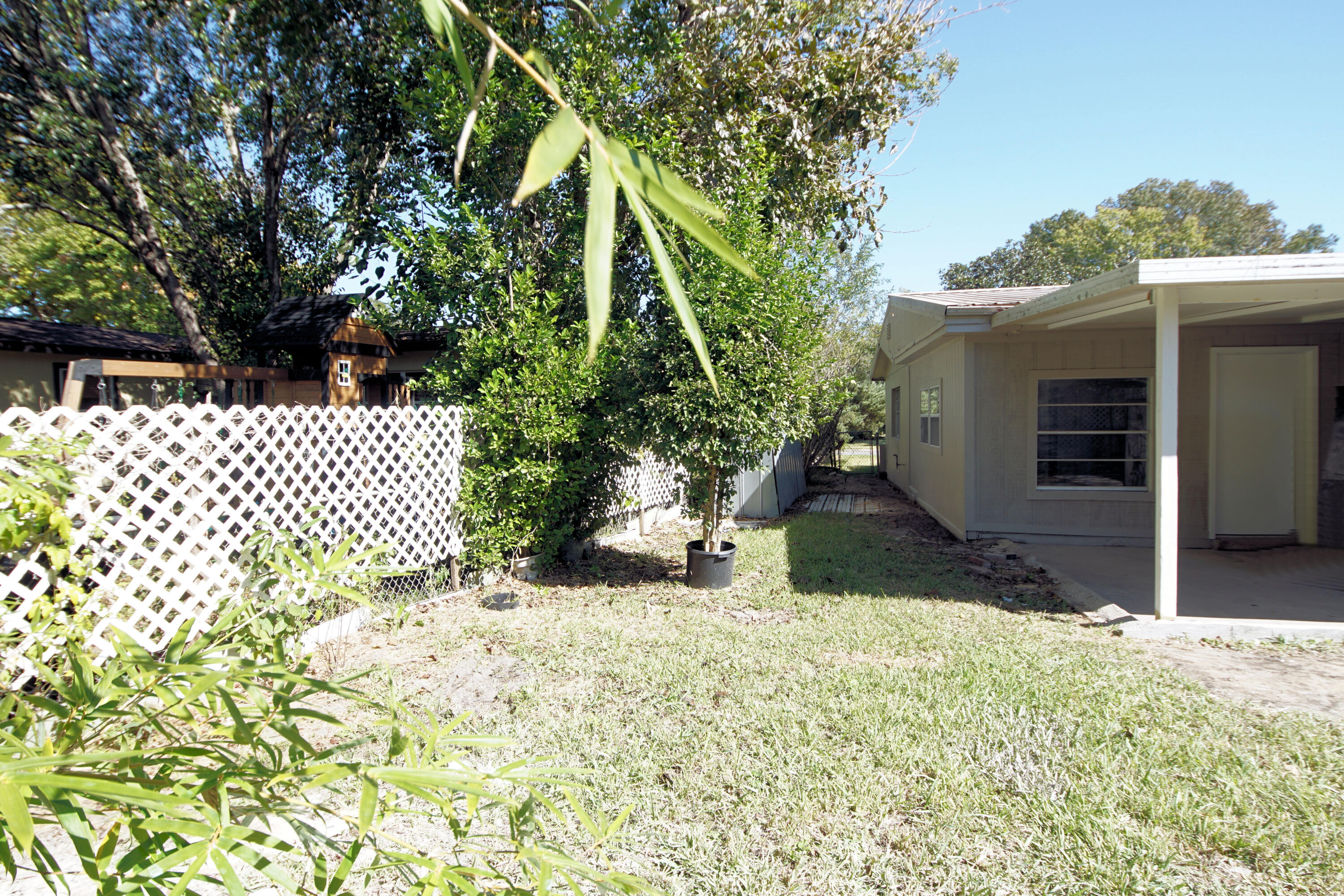 OAK TREE PARK - Residential
