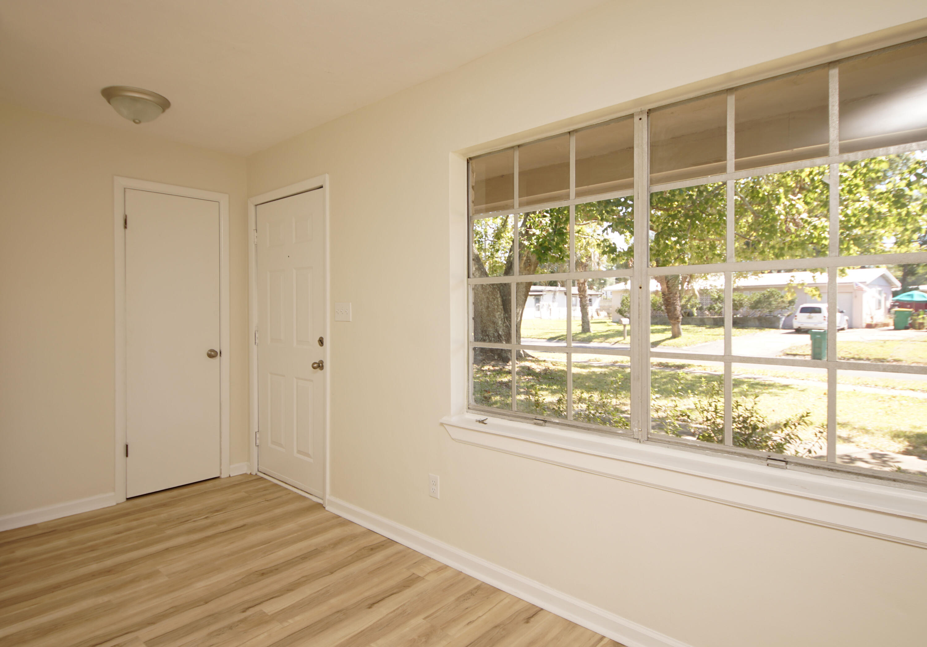 OAK TREE PARK - Residential