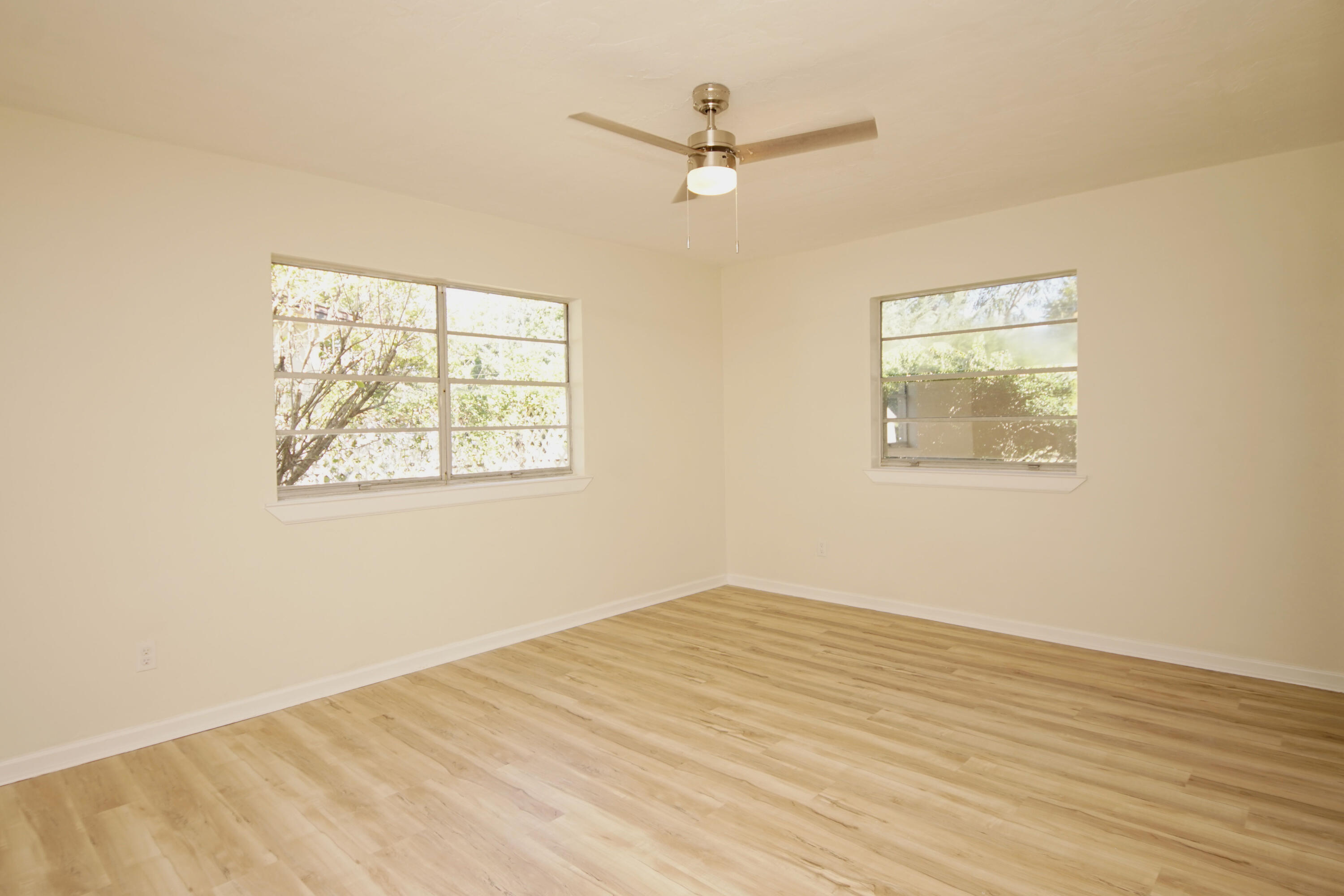 OAK TREE PARK - Residential