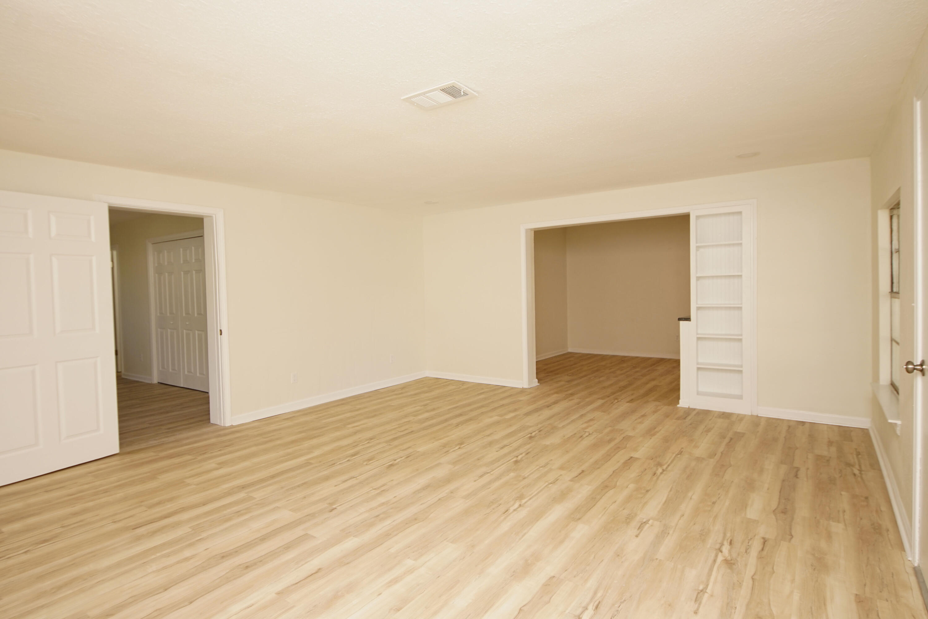 OAK TREE PARK - Residential