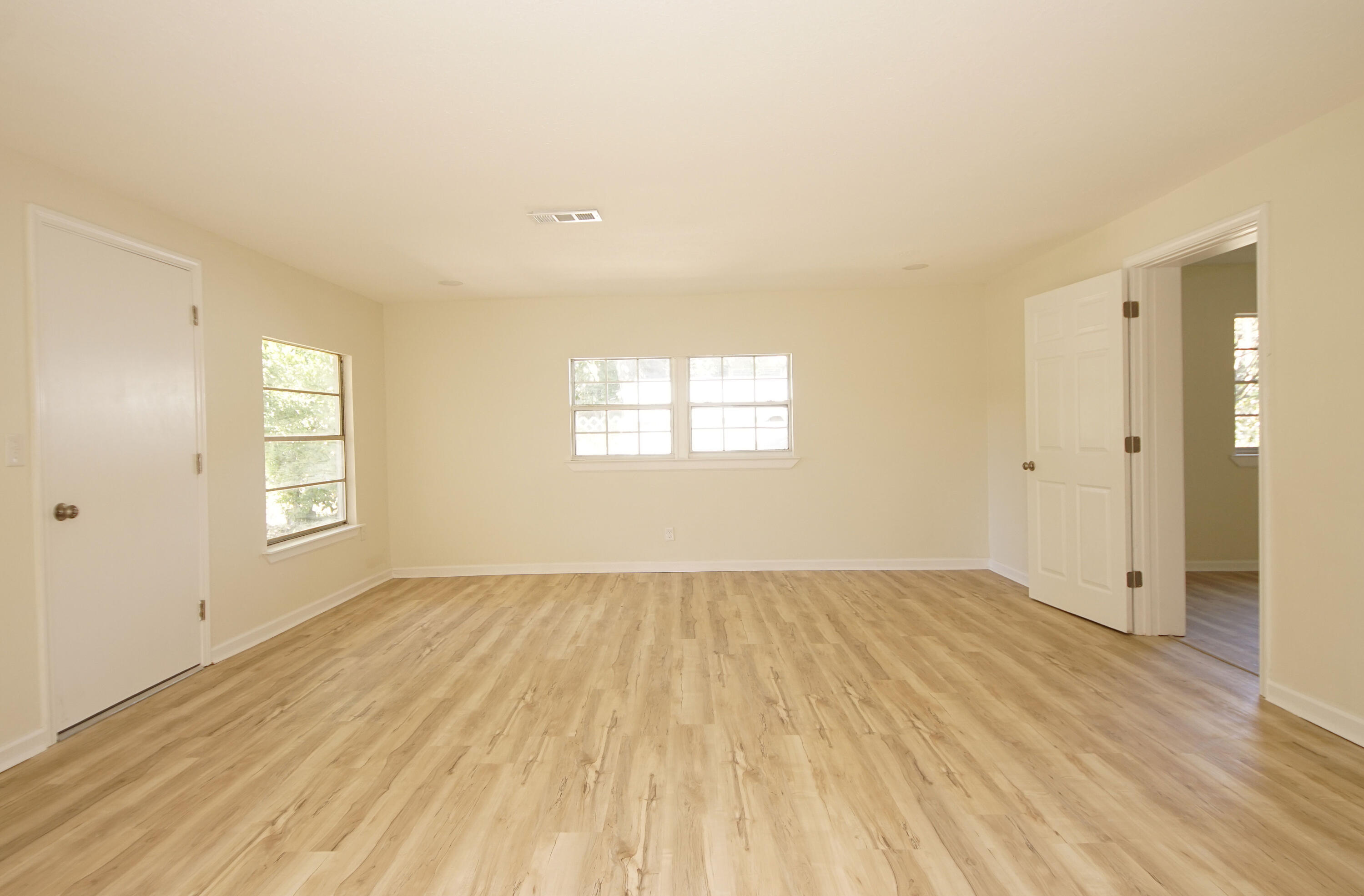 OAK TREE PARK - Residential