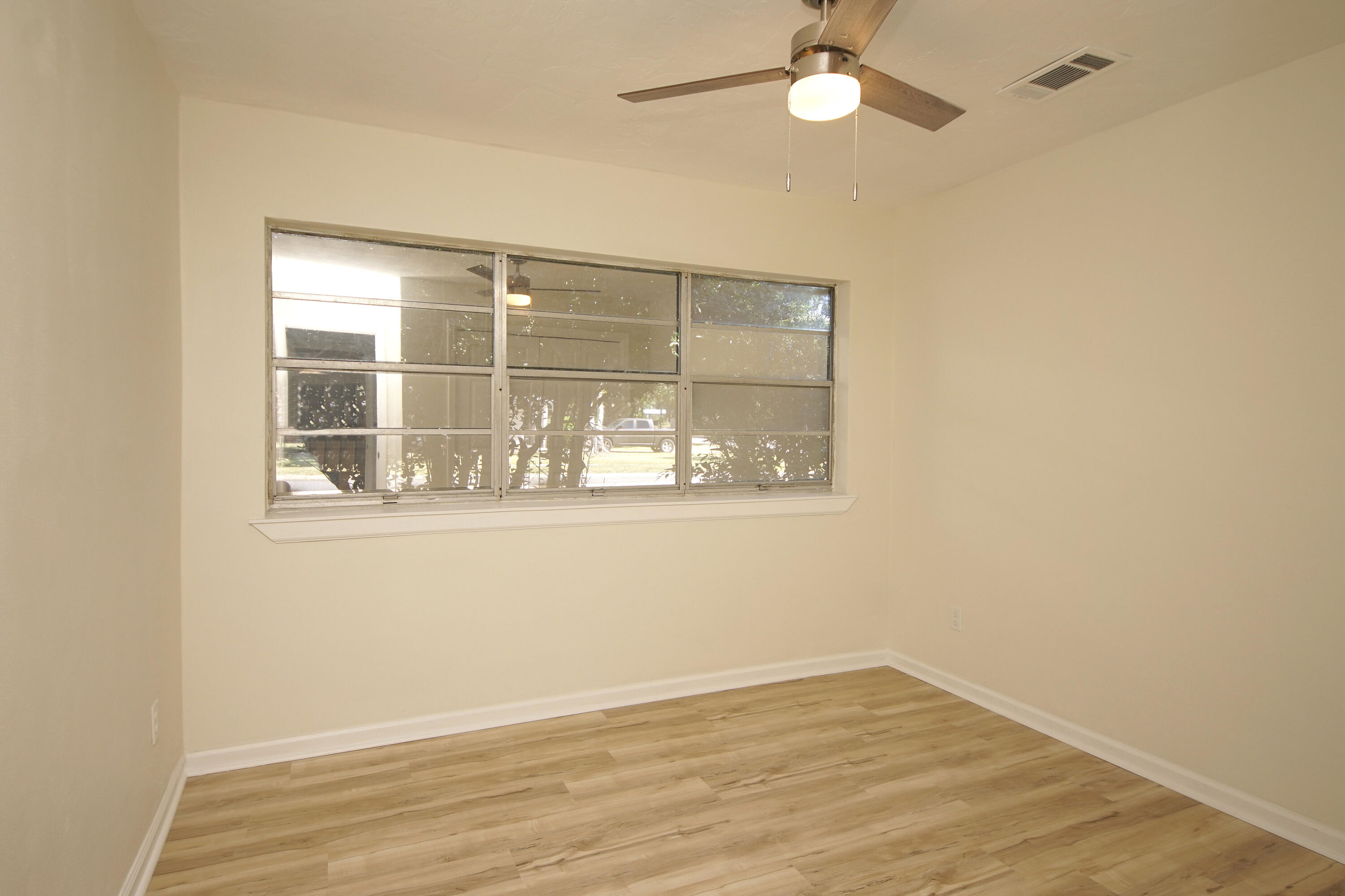 OAK TREE PARK - Residential