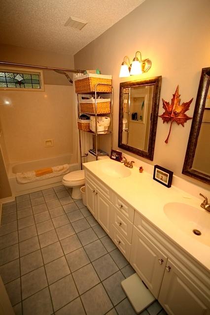 PARKWOOD ESTATES PH 5 - Residential Lease